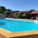 Poolside Compact Family Bella *