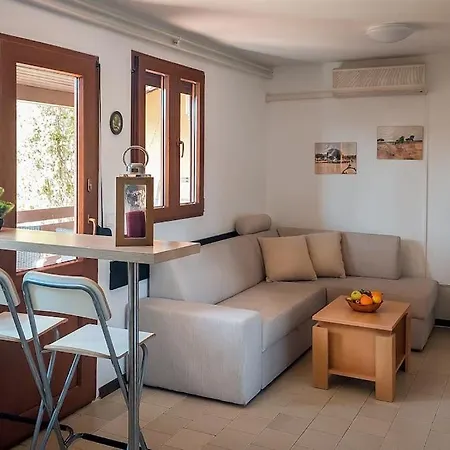 Holiday home Poolside Compact Family Bella