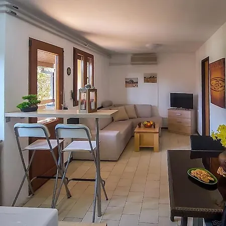 Poolside Compact Family Bella Holiday home Rovinjsko Selo
